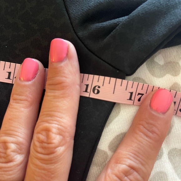 Under Armour 1/4 zip โข Womens small - Picture 8 of 9